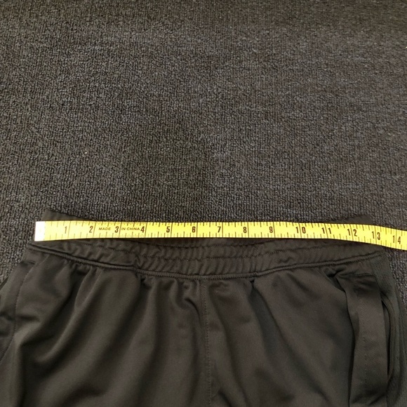 Under Armour Black Joggers Size Medium - Picture 9 of 11